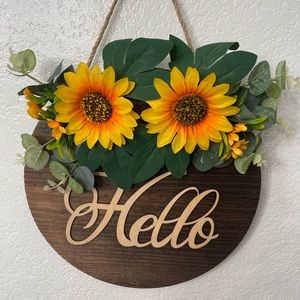 Hello Sign for Front Door Decor, sunflower Round Wood Hanging.. New!